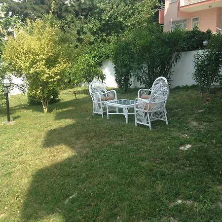Ayda Hotel *